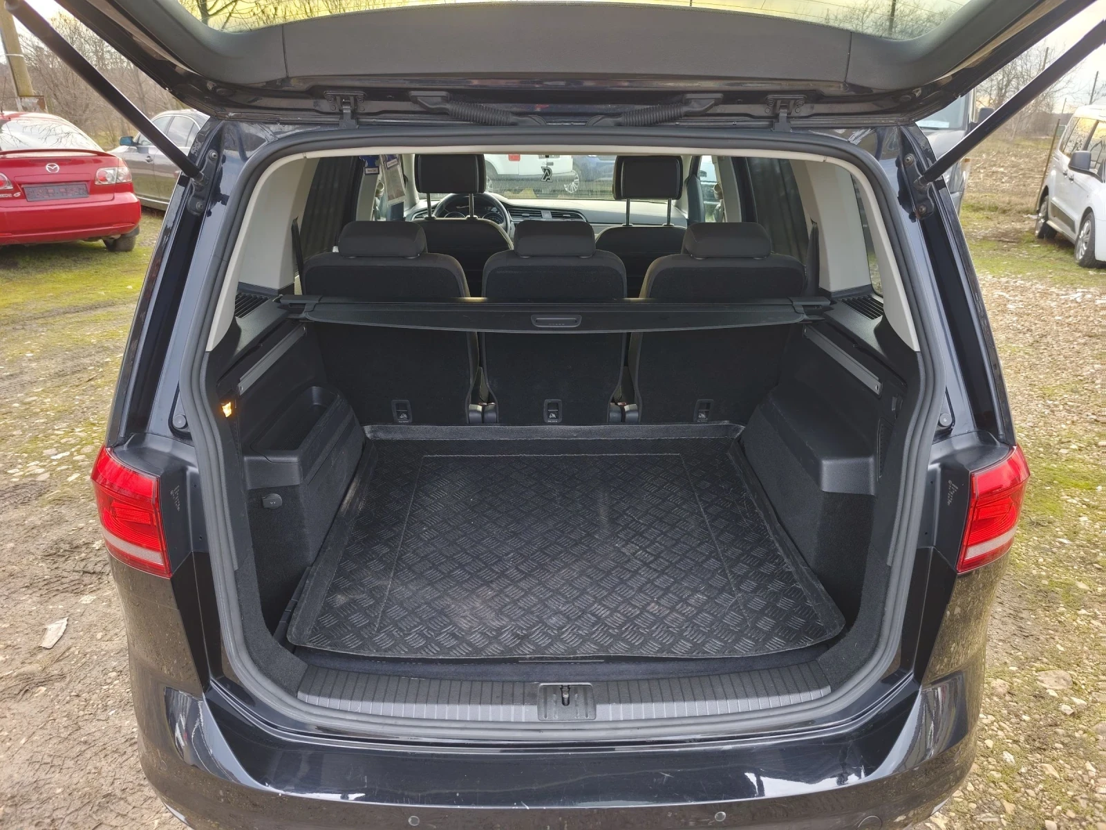 VW Touran 2.0 TDI, 150 �.�. DSG | Mobile.bg � ����������� 16