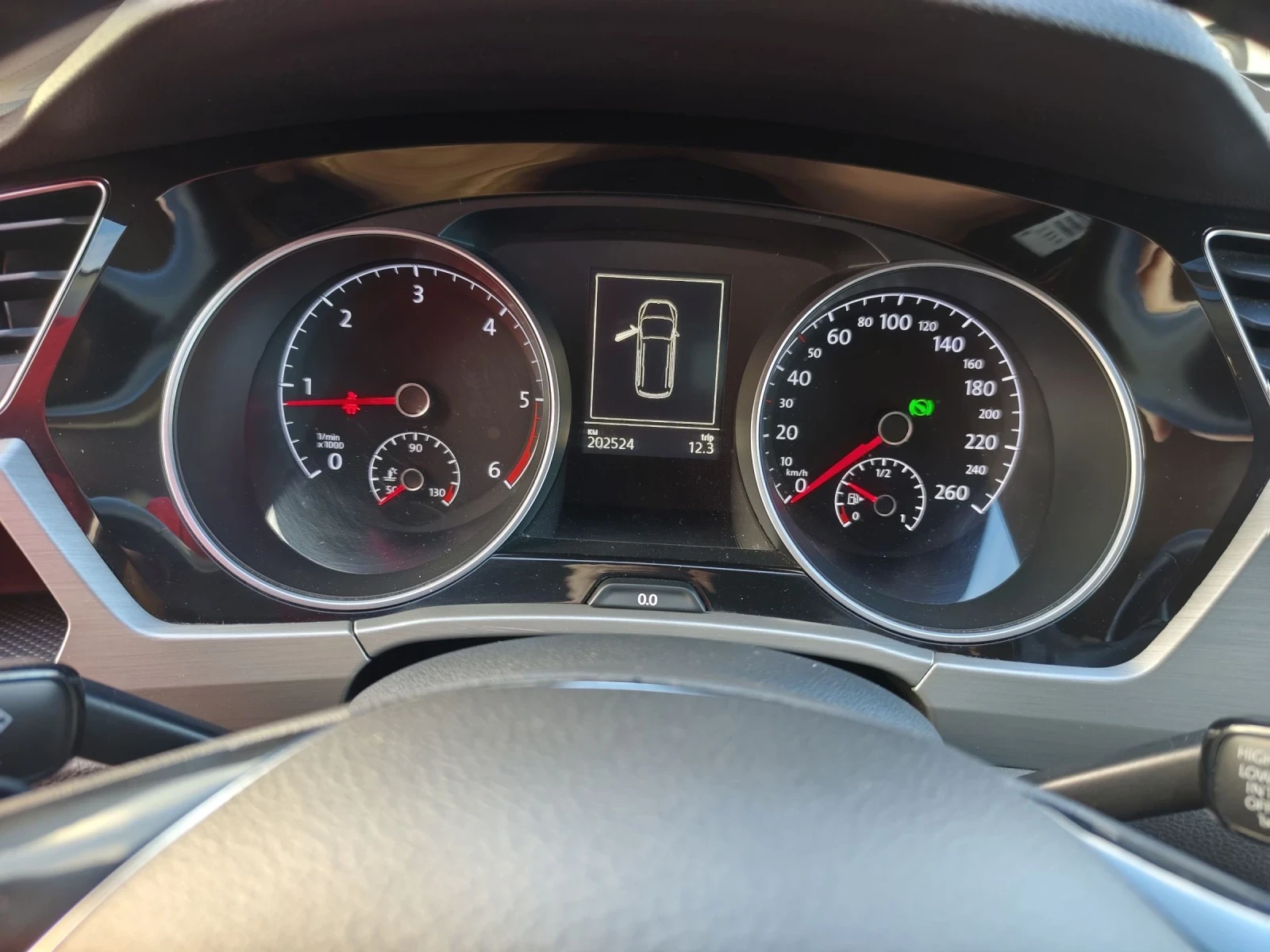 VW Touran 2.0 TDI, 150 к.с. DSG, снимка 13 - Автомобили и джипове - 53287281