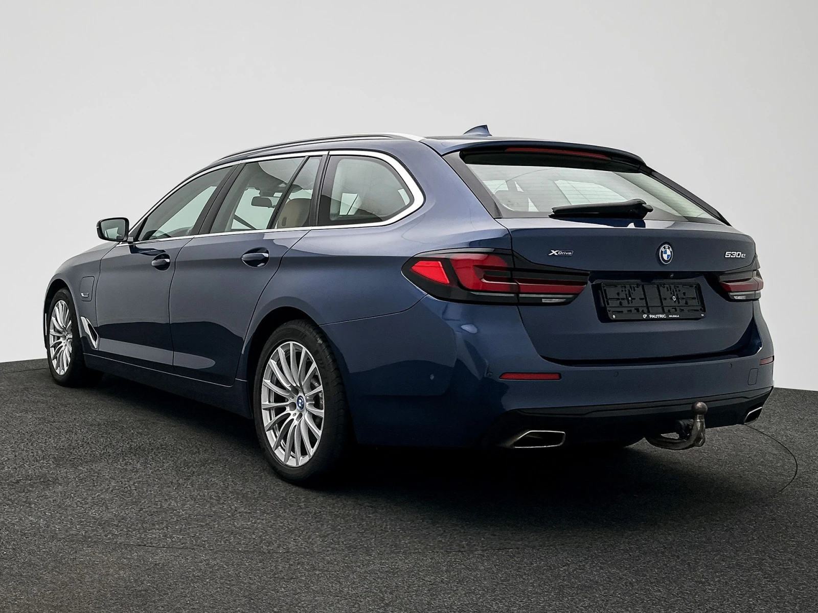 BMW 530E Touring  - xDrive Лизинг - изображение 6