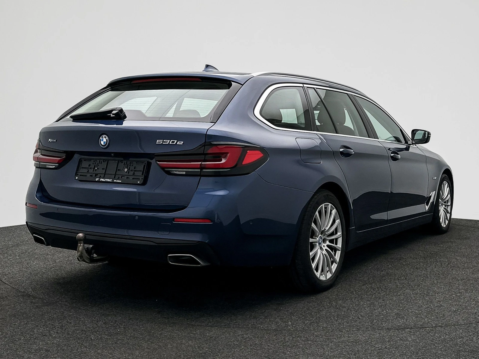 BMW 530E Touring  - xDrive Лизинг - изображение 4
