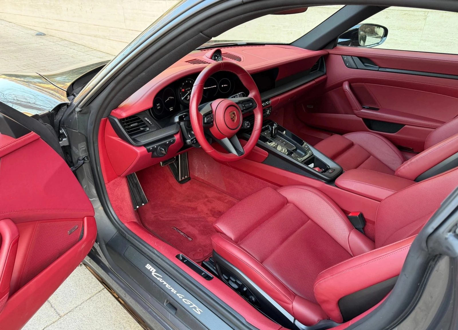 Porsche Carrera 4 GTS, снимка 5 - Автомобили и джипове - 53807354