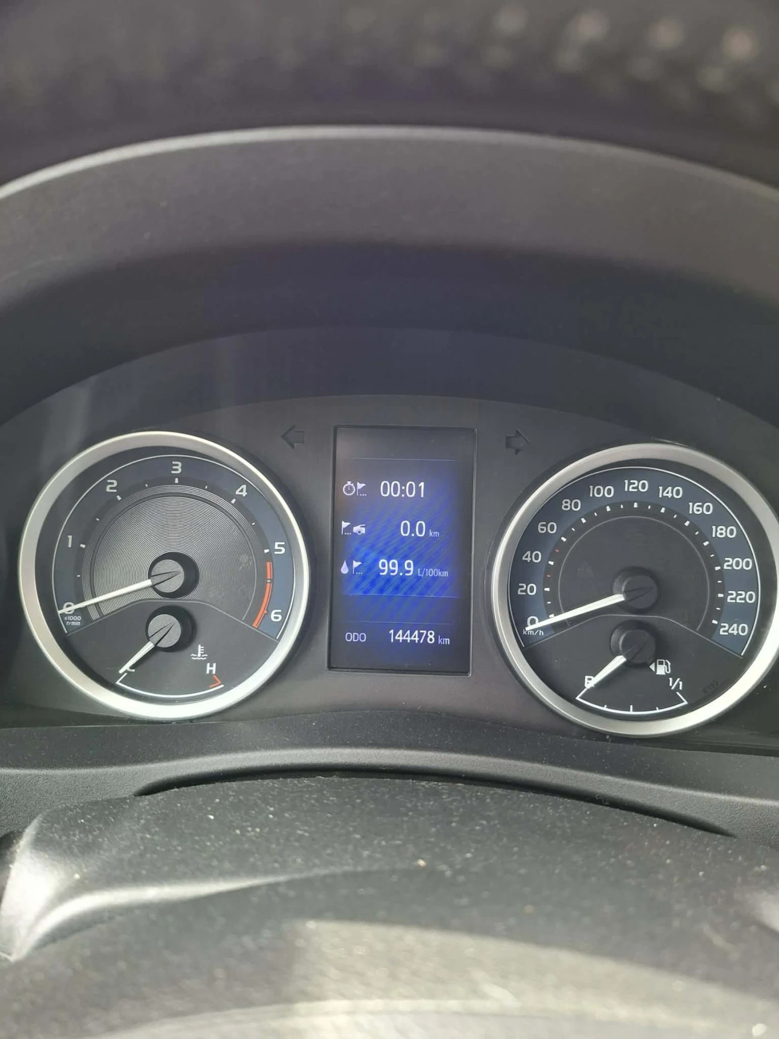 Toyota Corolla 1.4 d4d2017, , снимка 11 - Автомобили и джипове - 53980422