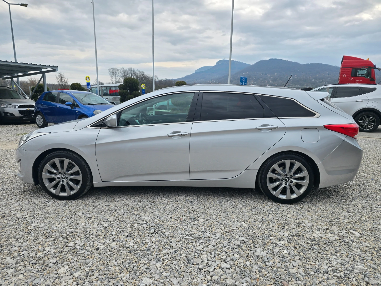 Hyundai I40 1.7CRDI 136кс ! ! РЕАЛНИ КИЛОМЕТРИ ! ! EURO6b, снимка 2 - Автомобили и джипове - 53998735