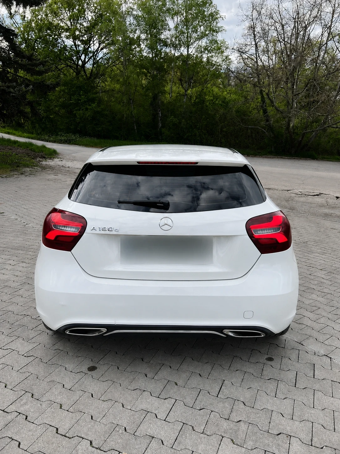 Mercedes-Benz A 180 Автомат, Дистроник, Камера, снимка 5 - Автомобили и джипове - 54445655
