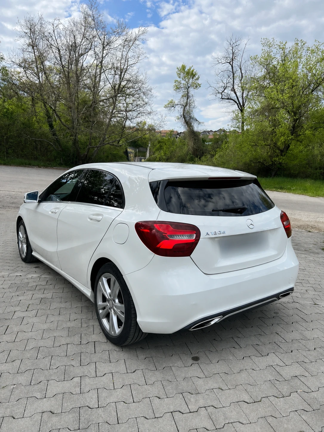Mercedes-Benz A 180 Автомат, Дистроник, Камера, снимка 6 - Автомобили и джипове - 54445655