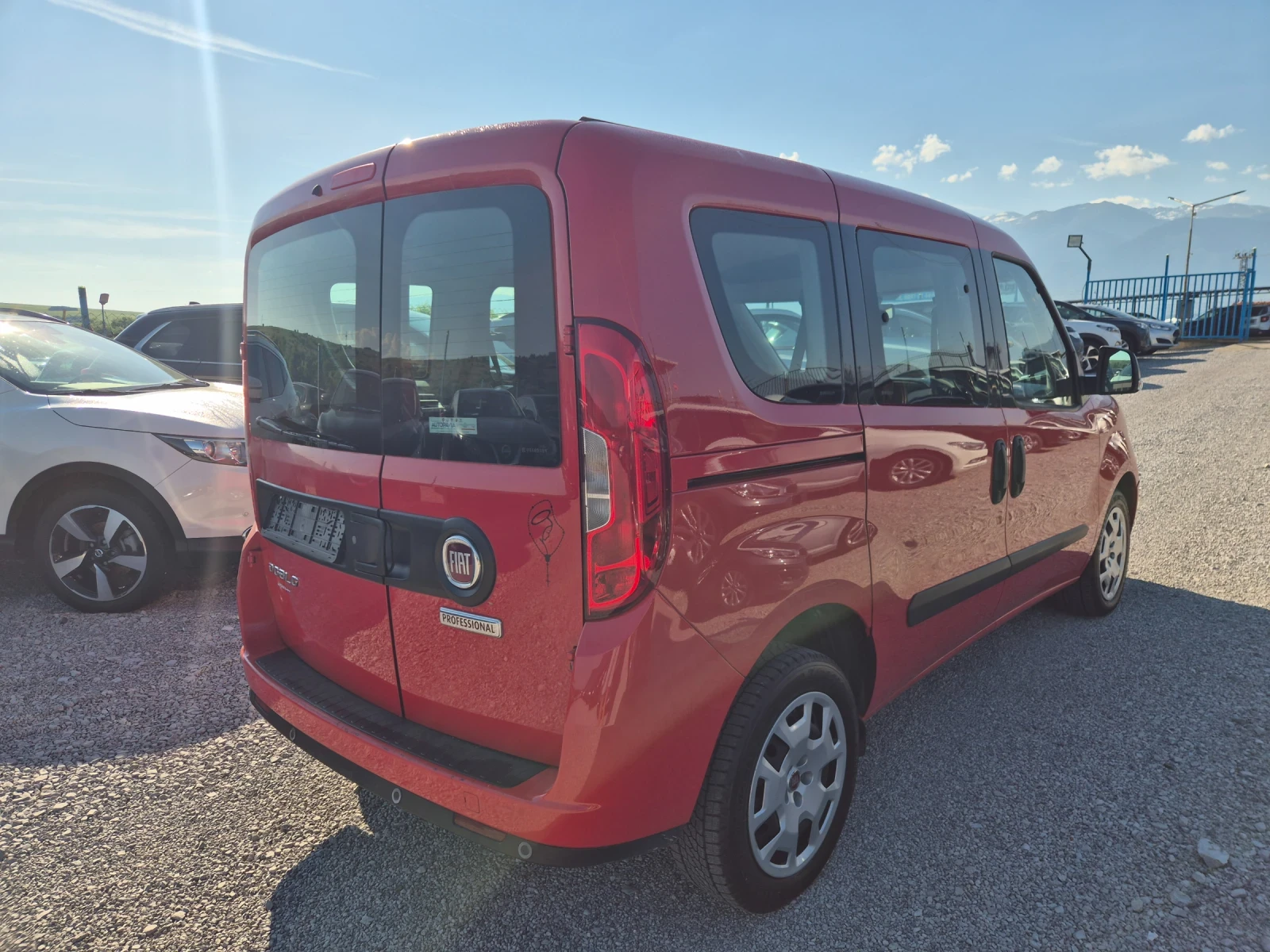 Fiat Doblo 1.6 M-JeT, снимка 4 - Автомобили и джипове - 54863372