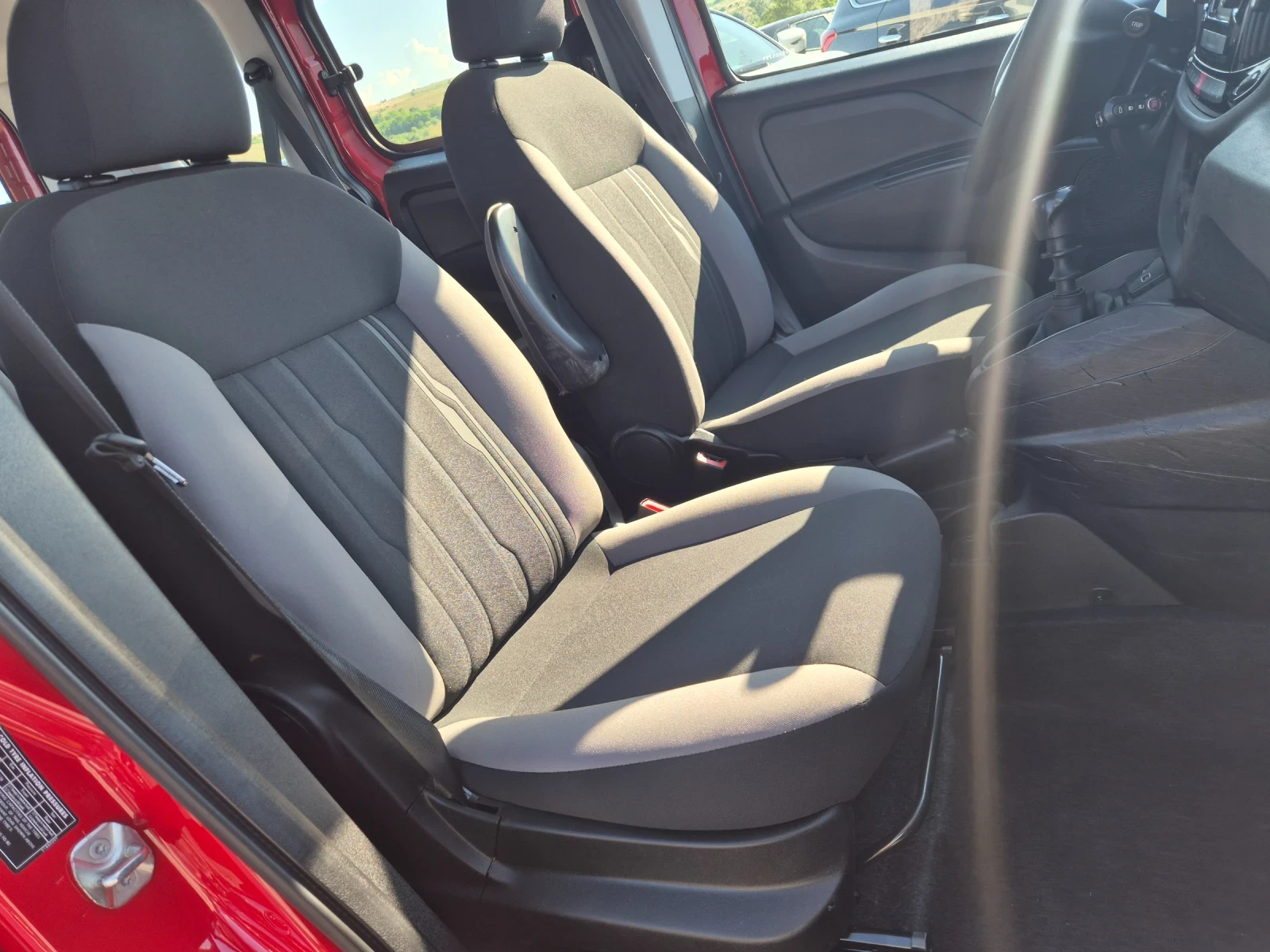 Fiat Doblo 1.6 M-JeT, снимка 11 - Автомобили и джипове - 54863372