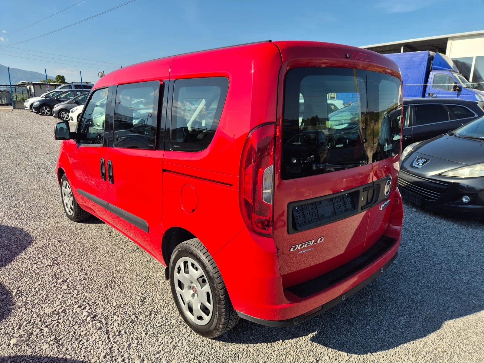 Fiat Doblo 1.6 M-JeT, снимка 5 - Автомобили и джипове - 54863372