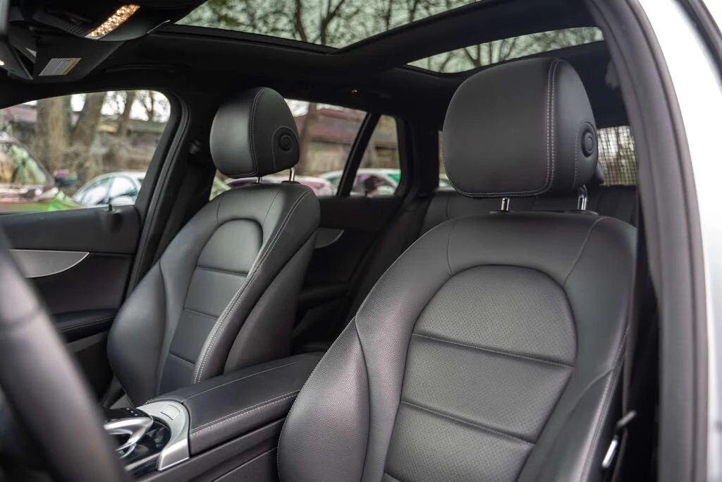 Mercedes-Benz C 300 4MATIC, снимка 15 - Автомобили и джипове - 55264360