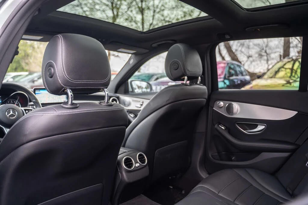 Mercedes-Benz C 300 4MATIC, снимка 16 - Автомобили и джипове - 55264360