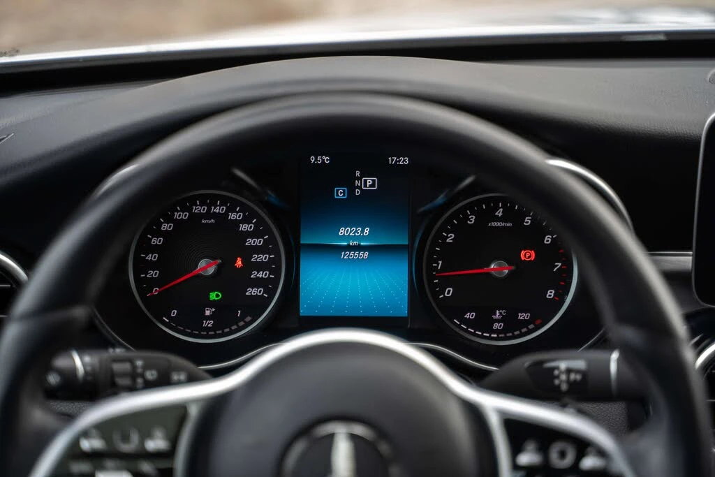Mercedes-Benz C 300 4MATIC, снимка 12 - Автомобили и джипове - 55264360