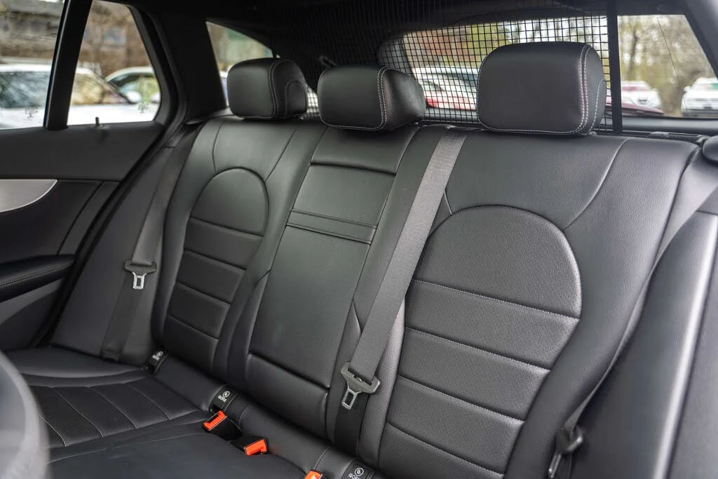 Mercedes-Benz C 300 4MATIC, снимка 17 - Автомобили и джипове - 55264360