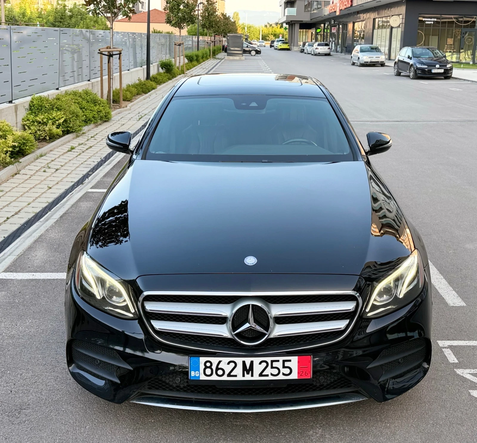 Mercedes-Benz E 300 4MATIC AMG Line | 2017 | Нов внос, снимка 2 - Автомобили и джипове - 55425940