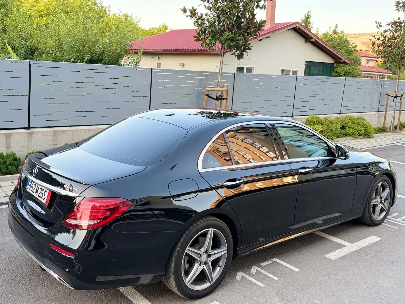 Mercedes-Benz E 300 4MATIC AMG Line | 2017 | Нов внос, снимка 6 - Автомобили и джипове - 55425940