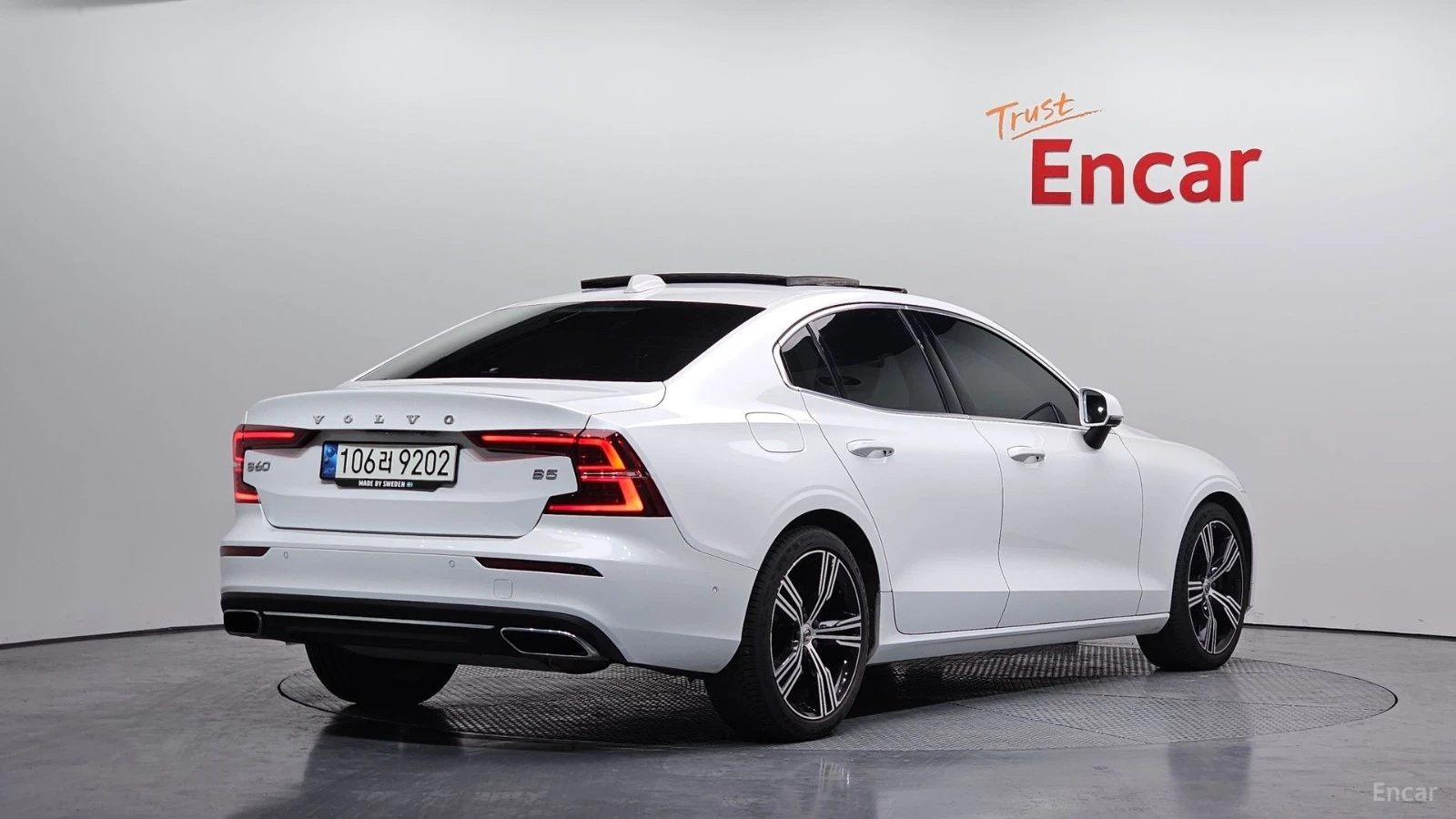 Volvo S60 * B5* ПАНО* KEYLESS* Camera* ПОДГРЕВ* 360* , снимка 2 - Автомобили и джипове - 55584857