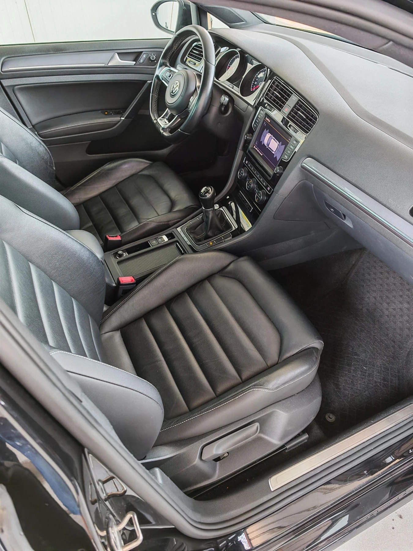 VW Golf R LINE * 40 ANNIVERSARY EDITION  152/400 * УНИКАТ, снимка 6 - Автомобили и джипове - 55710998