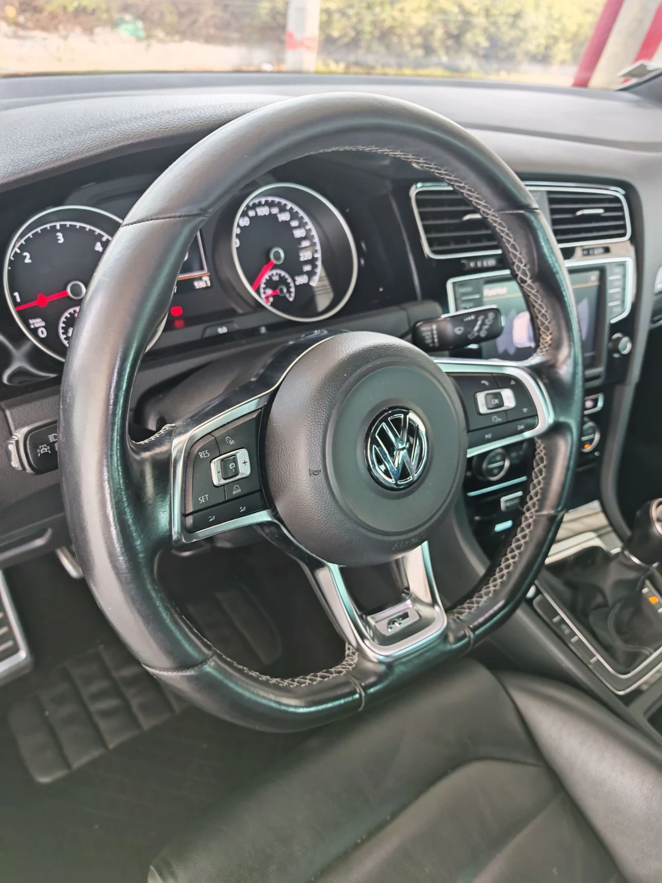 VW Golf R LINE * 40 ANNIVERSARY EDITION  152/400 * УНИКАТ, снимка 13 - Автомобили и джипове - 55710998