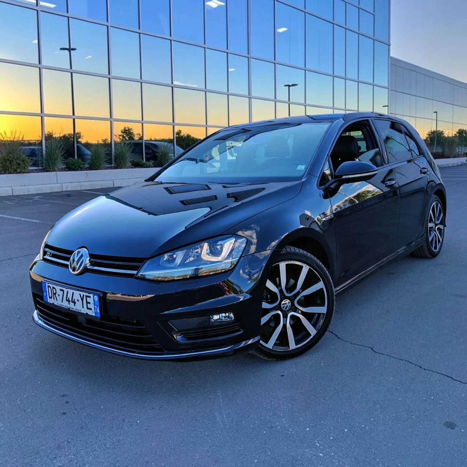 VW Golf R LINE * 40 ANNIVERSARY EDITION  152/400 * УНИКАТ, снимка 2 - Автомобили и джипове - 55710998