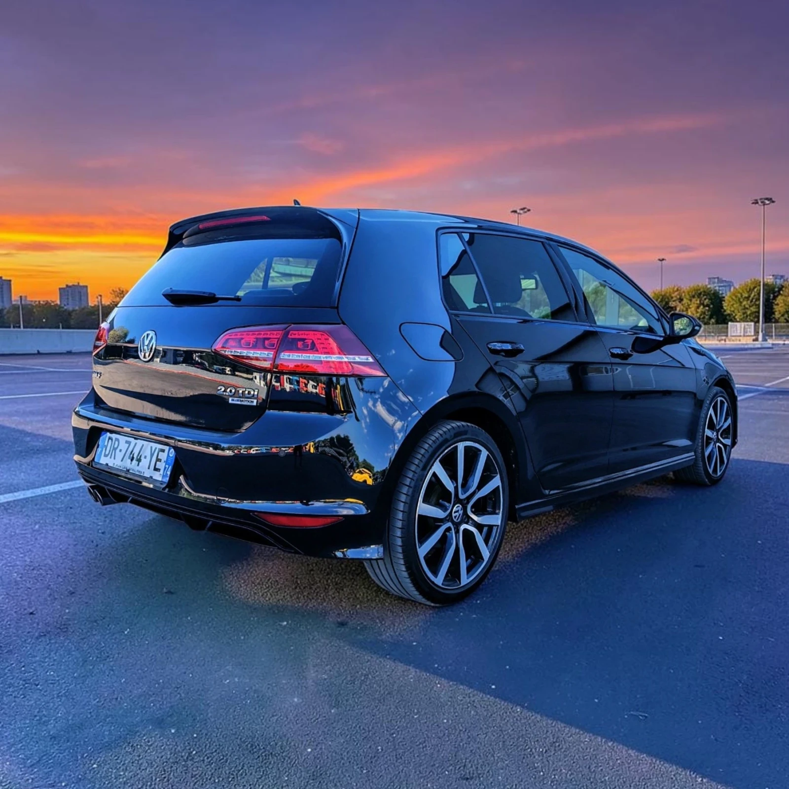 VW Golf R LINE * 40 ANNIVERSARY EDITION  152/400 * УНИКАТ, снимка 4 - Автомобили и джипове - 55710998