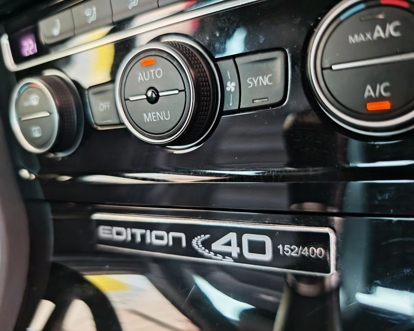 VW Golf R LINE * 40 ANNIVERSARY EDITION  152/400 * УНИКАТ, снимка 10 - Автомобили и джипове - 55710998