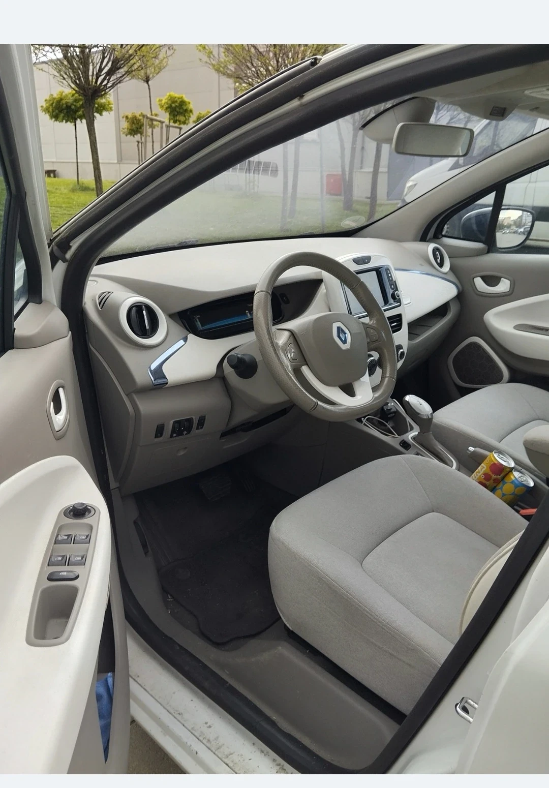Renault Zoe, снимка 5 - Автомобили и джипове - 55836420