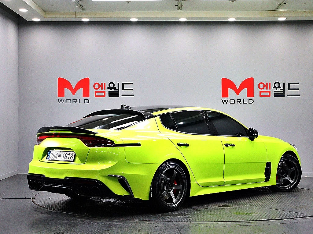 Kia Stinger 2021* CARBON* PLATINUM* 360* HUD* ОБДУХ* DIS, снимка 4 - Автомобили и джипове - 56061497