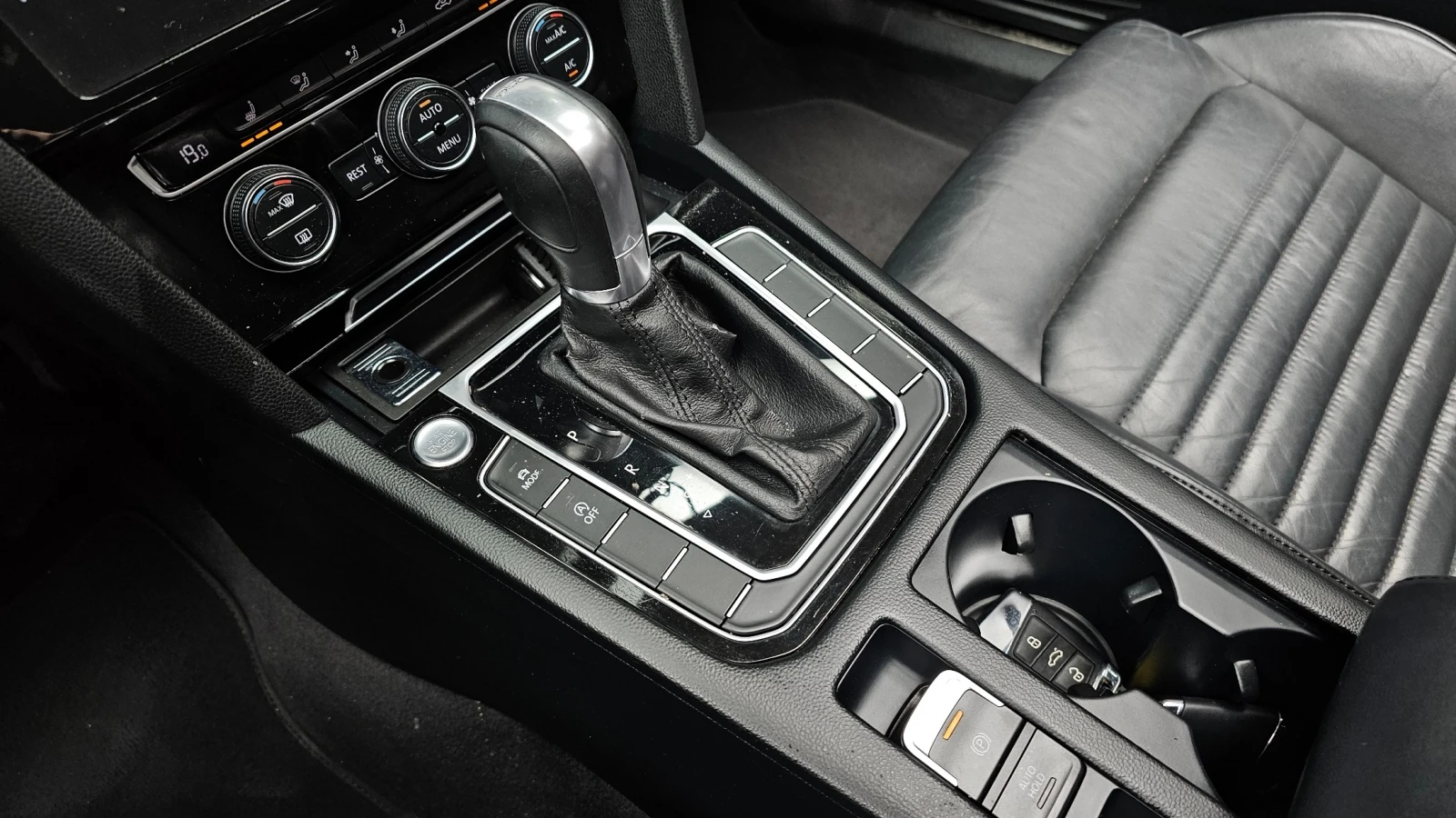 VW Passat GT 2.0 TDI Premium, снимка 8 - Автомобили и джипове - 56080312
