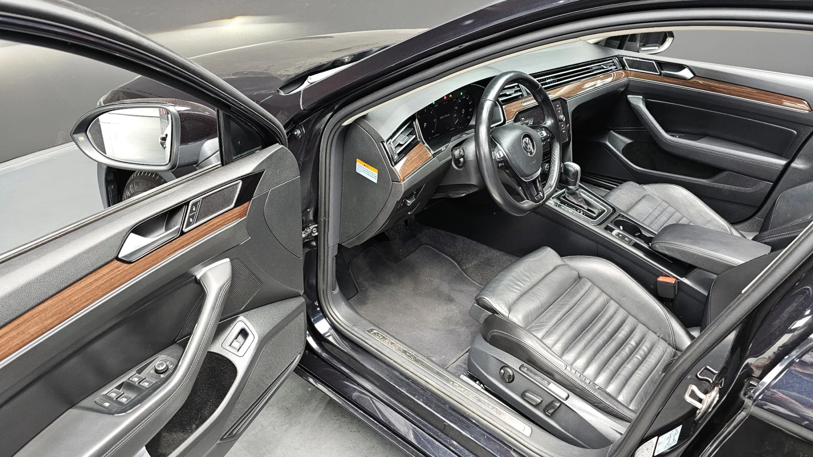 VW Passat GT 2.0 TDI Premium, снимка 10 - Автомобили и джипове - 56080312