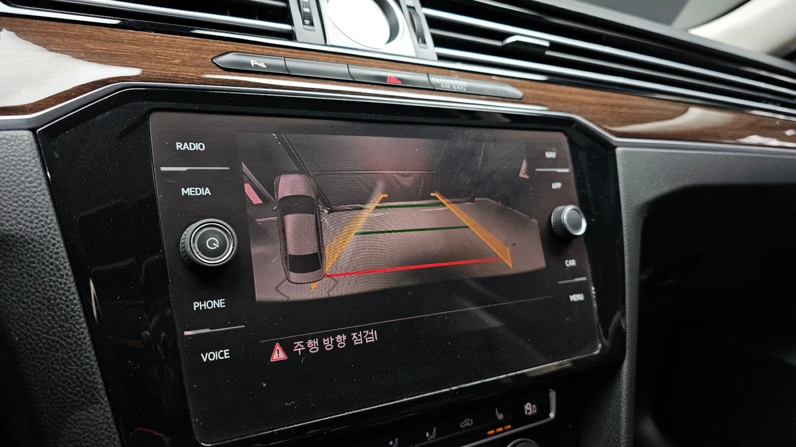 VW Passat GT 2.0 TDI Premium, снимка 13 - Автомобили и джипове - 56080312