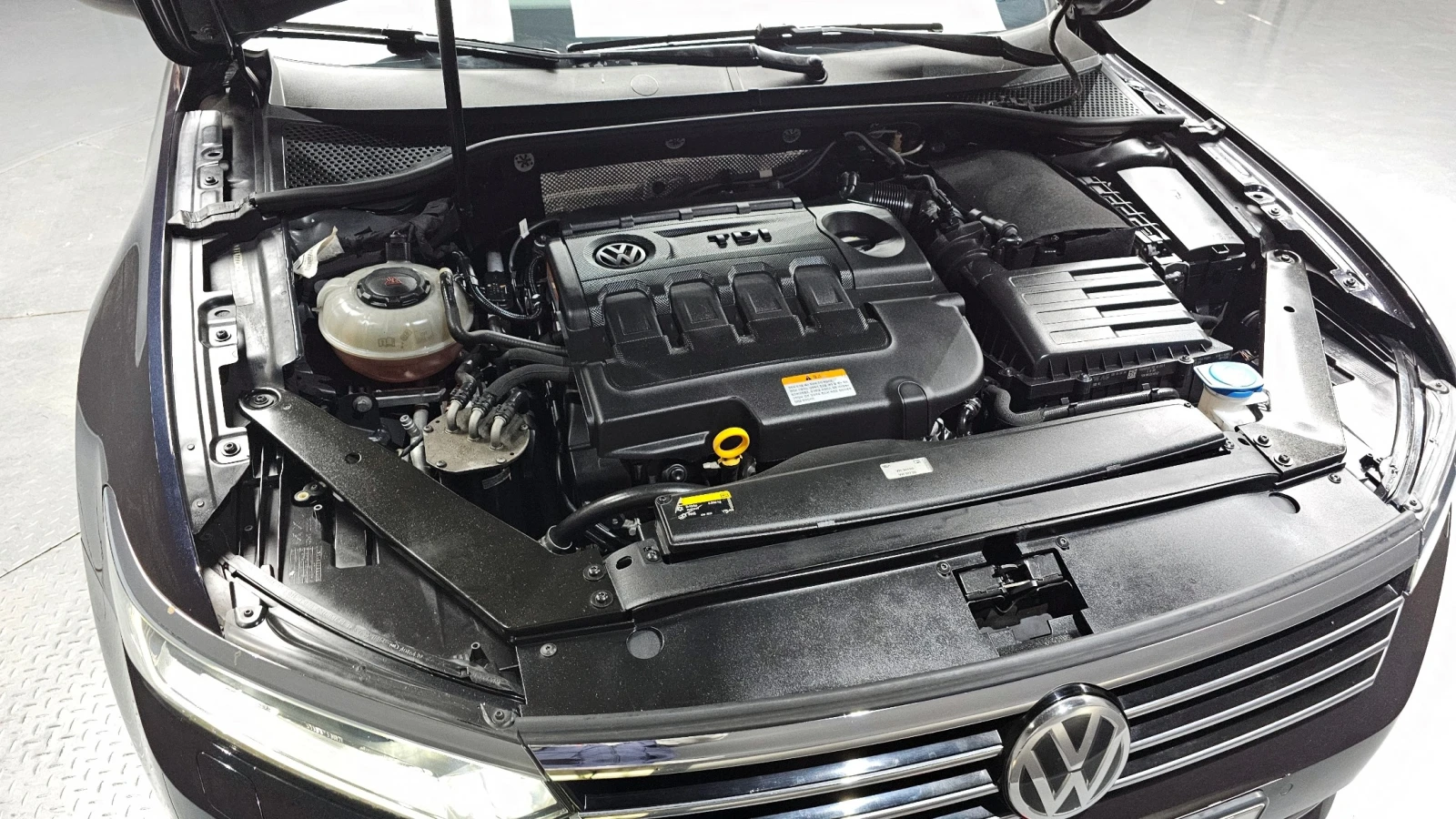 VW Passat GT 2.0 TDI Premium, снимка 5 - Автомобили и джипове - 56080312