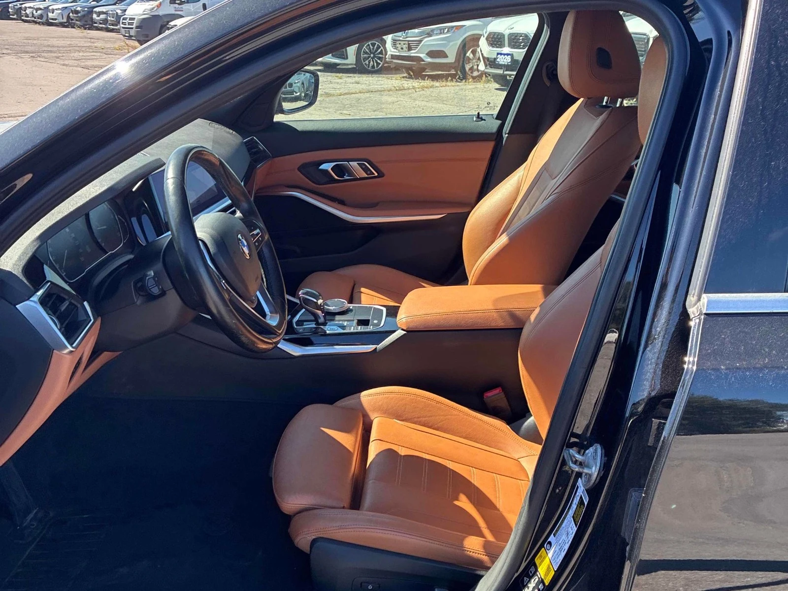 BMW 330 xDrive | Orange Leather , снимка 9 - Автомобили и джипове - 56139160