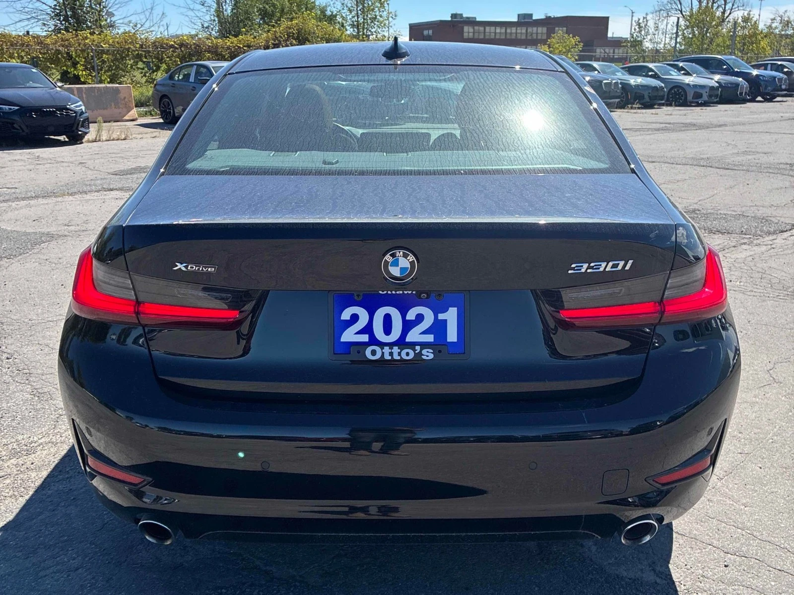 BMW 330 xDrive | Orange Leather , снимка 2 - Автомобили и джипове - 56139160
