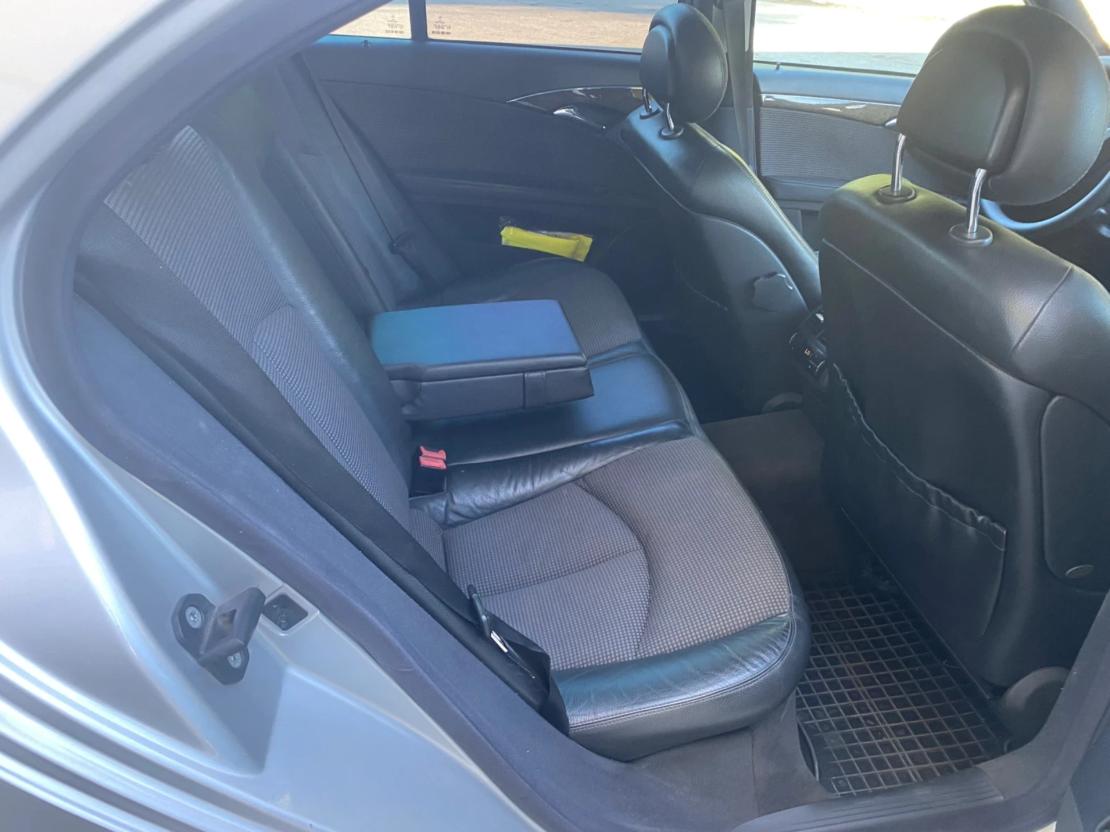 Mercedes-Benz E 220, снимка 13 - Автомобили и джипове - 56145043