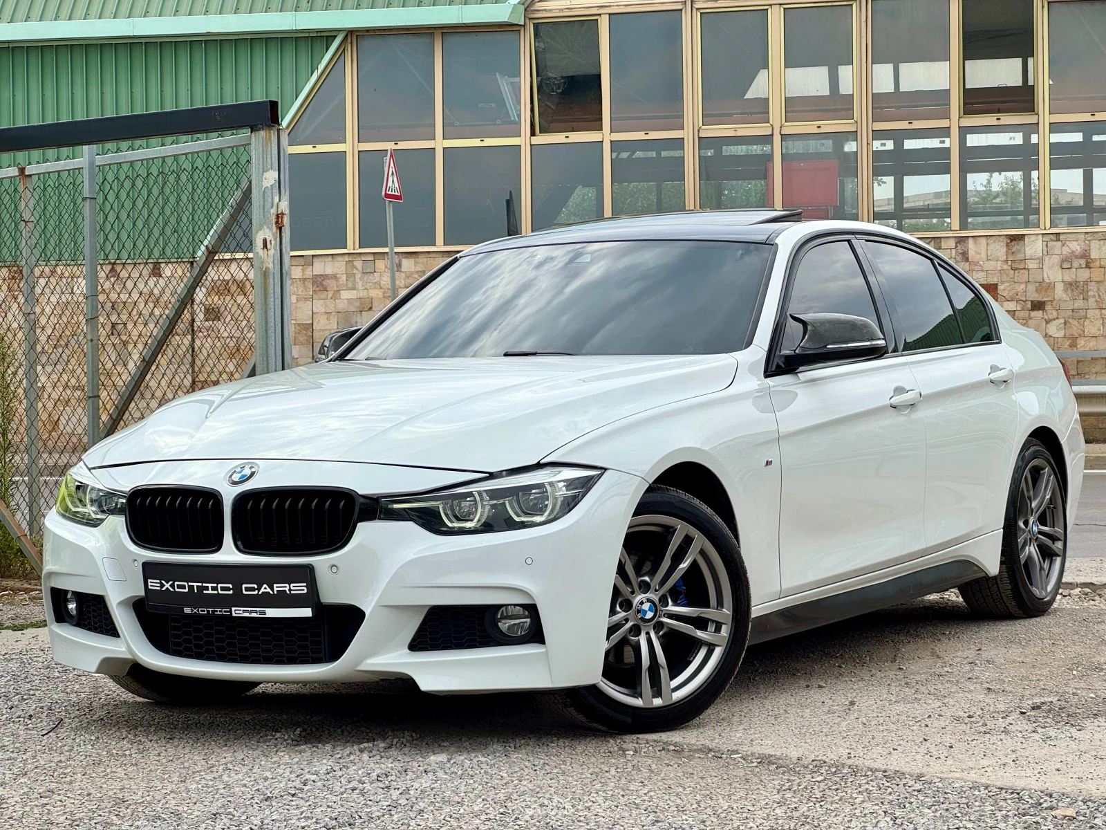BMW 320 d RWD B47 LCI (FaceLift) ! M Pack !, снимка 3 - Автомобили и джипове - 56197704