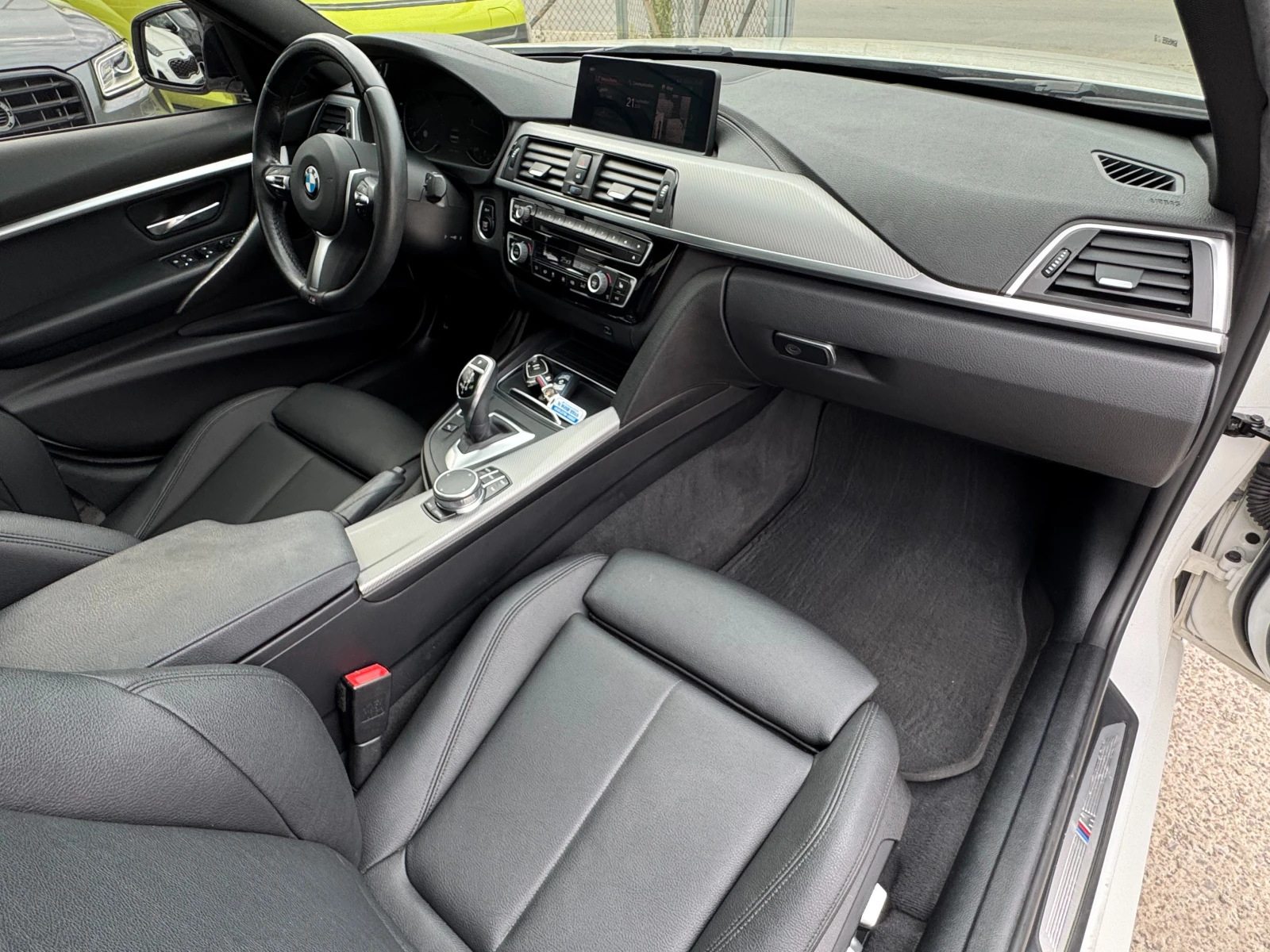 BMW 320 d RWD B47 LCI (FaceLift) ! M Pack !, снимка 11 - Автомобили и джипове - 56197704
