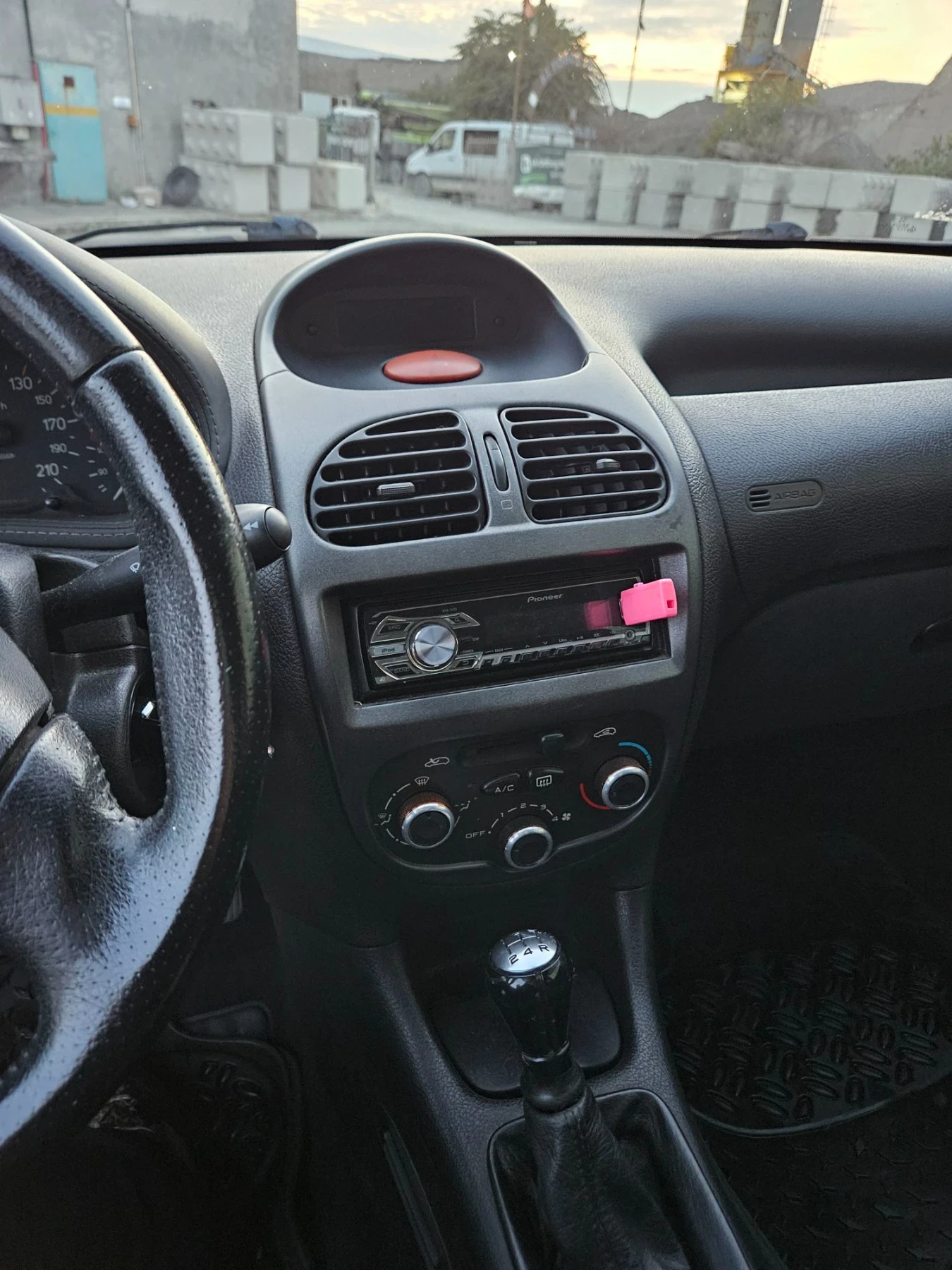 Peugeot 206 1600 16v XS, снимка 13 - Автомобили и джипове - 56749773