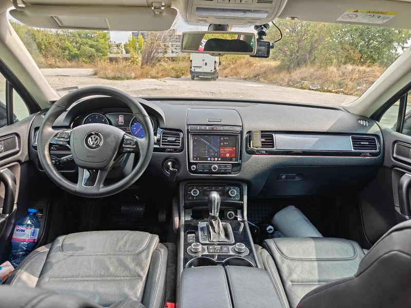 VW Touareg 3.0TDI V6 + ОПИСАНИЕ, снимка 11 - Автомобили и джипове - 52191041