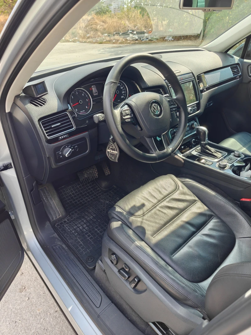 VW Touareg 3.0TDI V6 + ОПИСАНИЕ, снимка 8 - Автомобили и джипове - 52191041