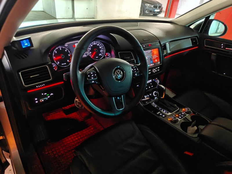 VW Touareg 3.0TDI V6 + ОПИСАНИЕ, снимка 14 - Автомобили и джипове - 52191041