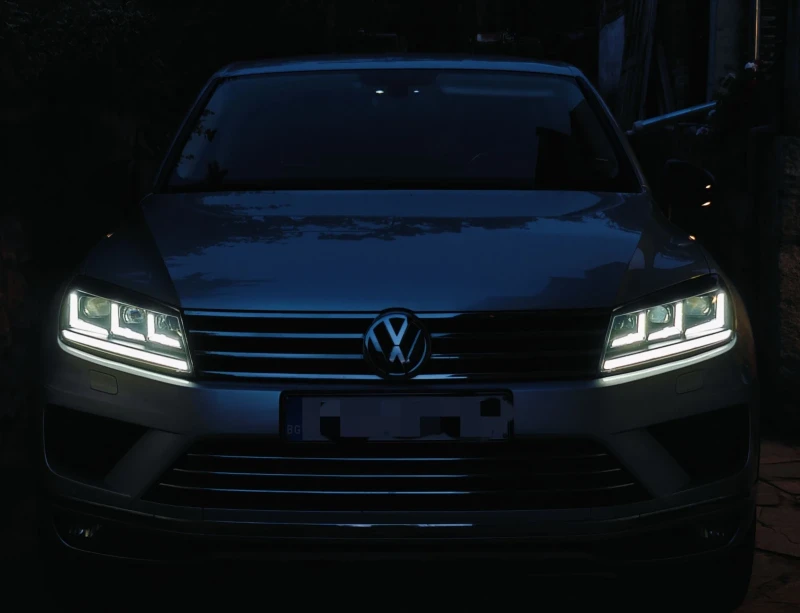 VW Touareg 3.0TDI V6 + ОПИСАНИЕ, снимка 16 - Автомобили и джипове - 52191041