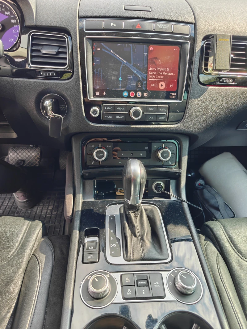 VW Touareg 3.0TDI V6 + ОПИСАНИЕ, снимка 12 - Автомобили и джипове - 52191041