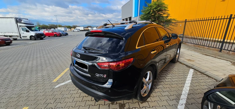 Infiniti QX70, снимка 5 - Автомобили и джипове - 52457071