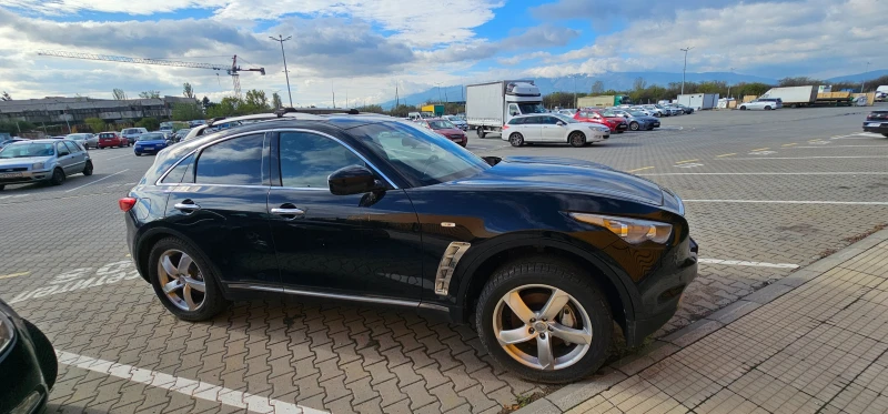 Infiniti QX70, снимка 3 - Автомобили и джипове - 52457071