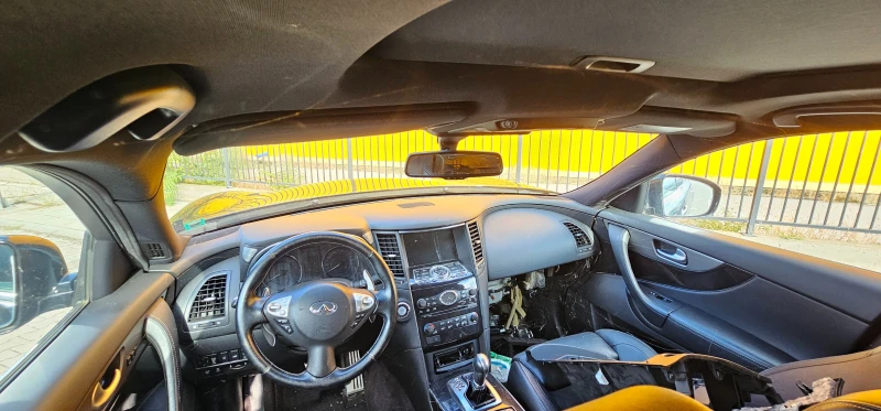 Infiniti QX70, снимка 8 - Автомобили и джипове - 52457071