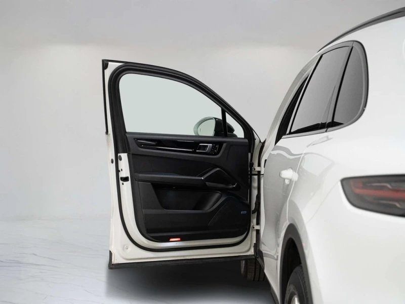 Porsche Cayenne * Type 9YA * CARFAX * ЦЕНА ДО БГ, снимка 9 - Автомобили и джипове - 53384126