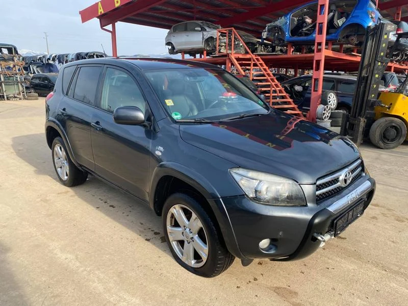 Toyota Rav4 2.2 D4D - изображение 5