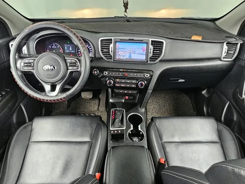Kia Sportage 2.0 CRDi 4WD, снимка 7 - Автомобили и джипове - 54275123