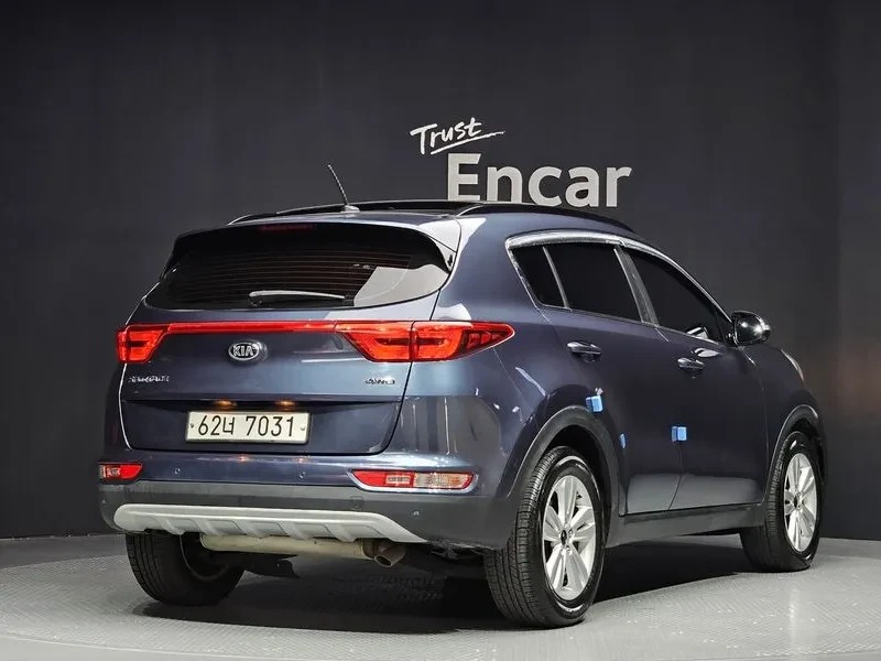 Kia Sportage 2.0 CRDi 4WD, снимка 2 - Автомобили и джипове - 54275123