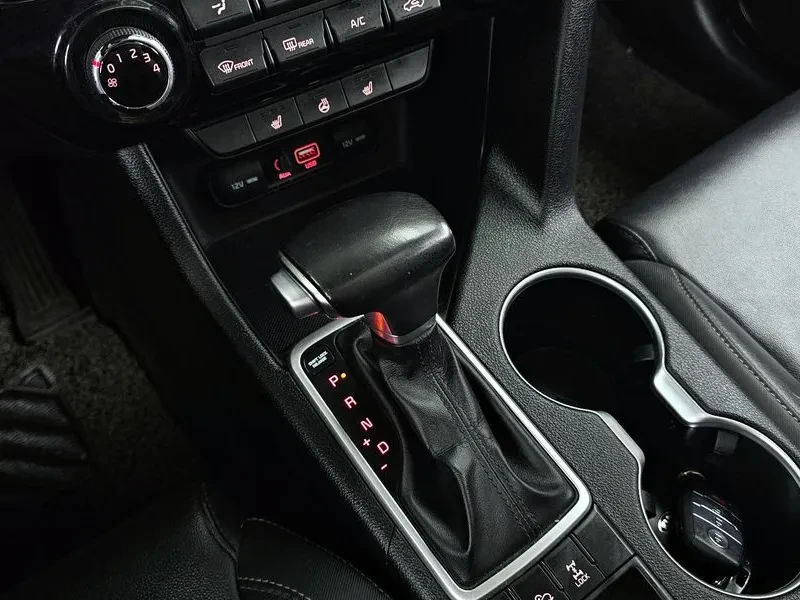 Kia Sportage 2.0 CRDi 4WD, снимка 9 - Автомобили и джипове - 54275123