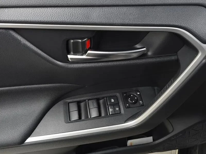 Toyota Rav4, снимка 15 - Автомобили и джипове - 56685333